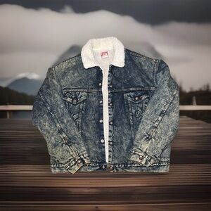 Vintage Levi’s XL Men’s Sherpa Lined Acid Wash Trucker Jacket